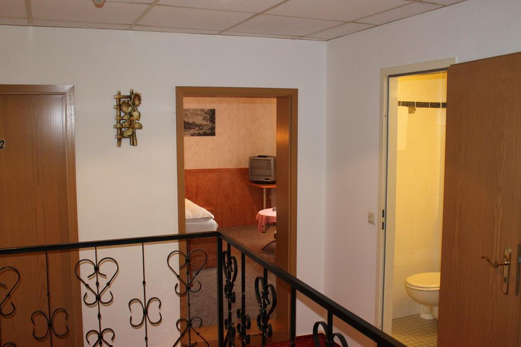 Gasthaus& Pension Zum Roten Haus Bad Schandau Rum bild
