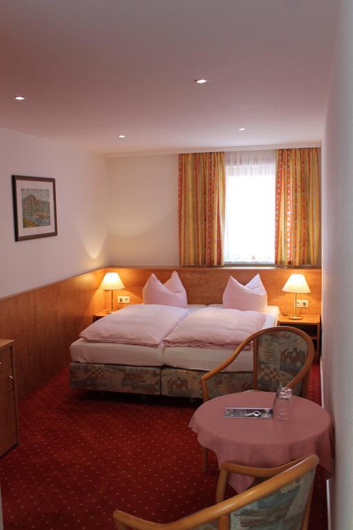 Gasthaus& Pension Zum Roten Haus Bad Schandau Rum bild